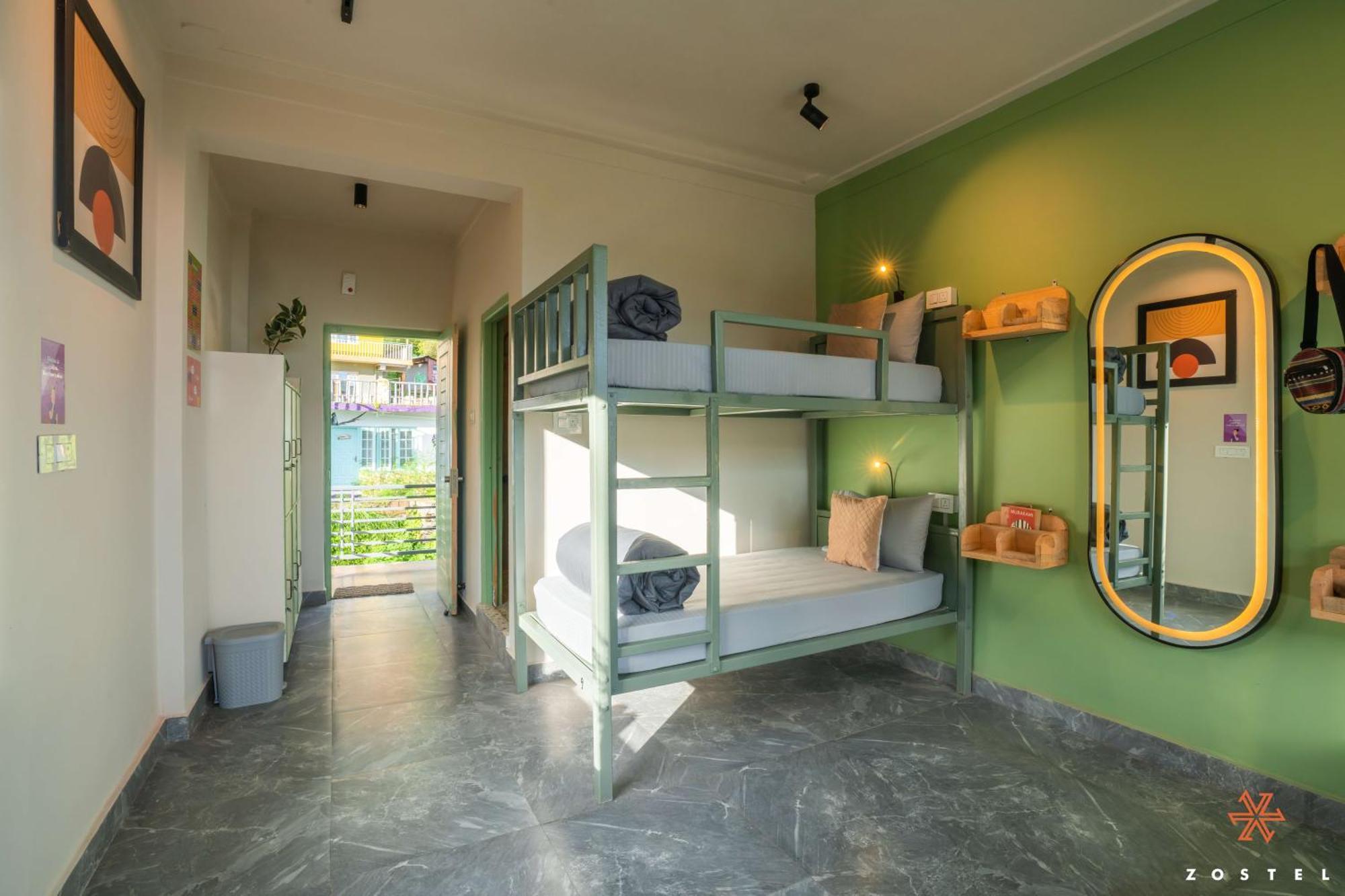 Zostel Dharamkot Hostel McLeod Ganj Bagian luar foto