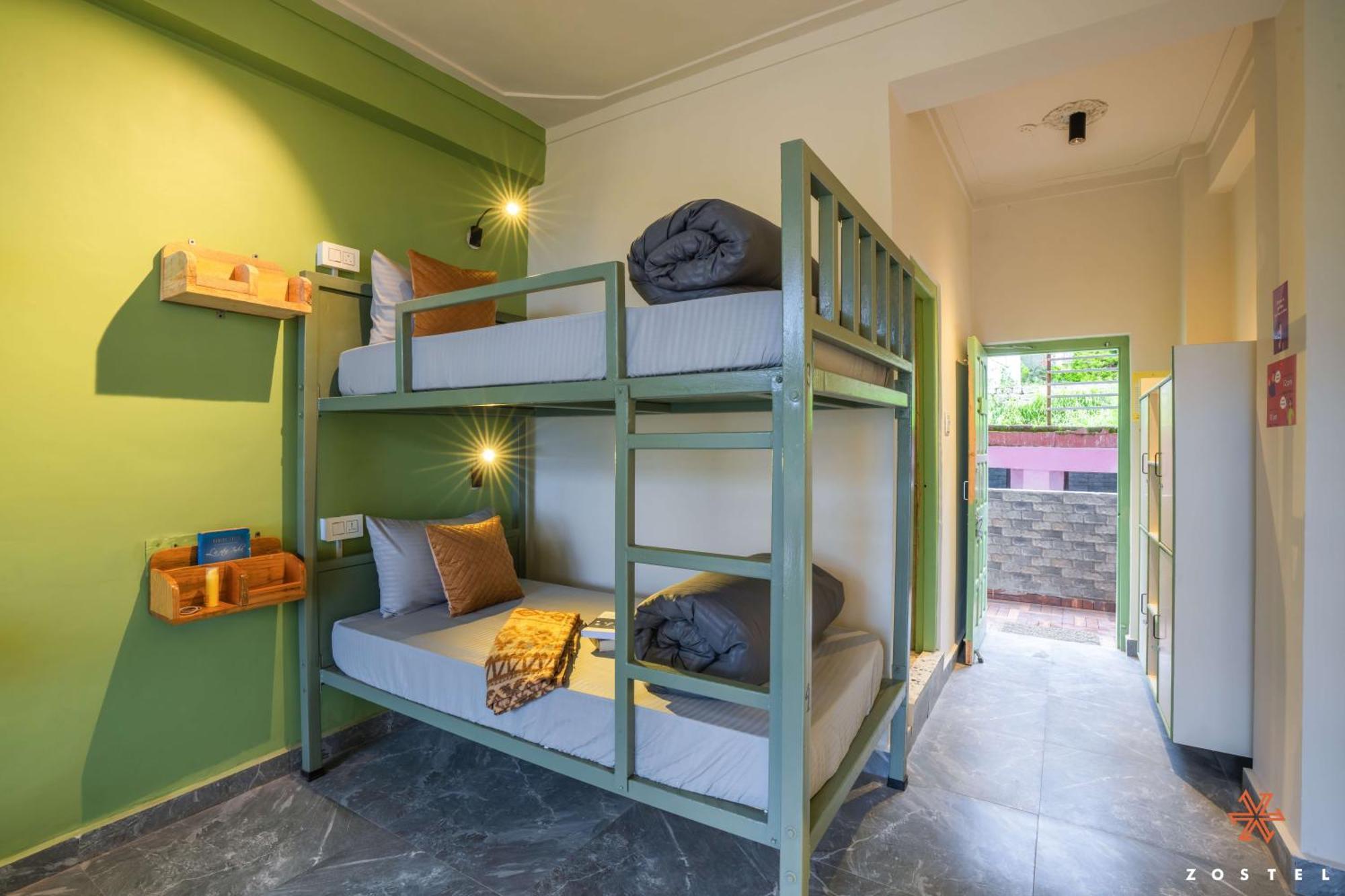 Zostel Dharamkot Hostel McLeod Ganj Bagian luar foto