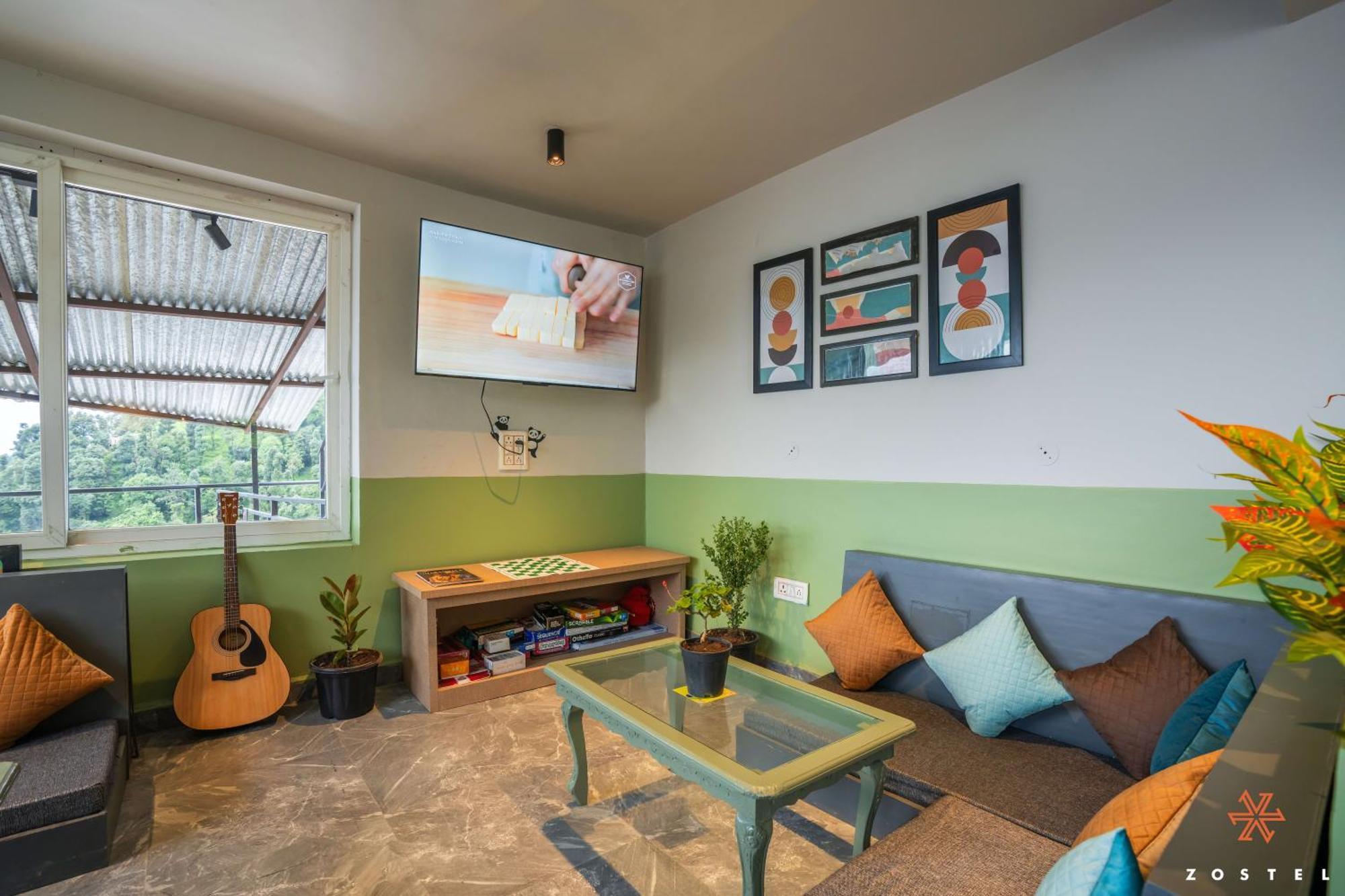 Zostel Dharamkot Hostel McLeod Ganj Bagian luar foto