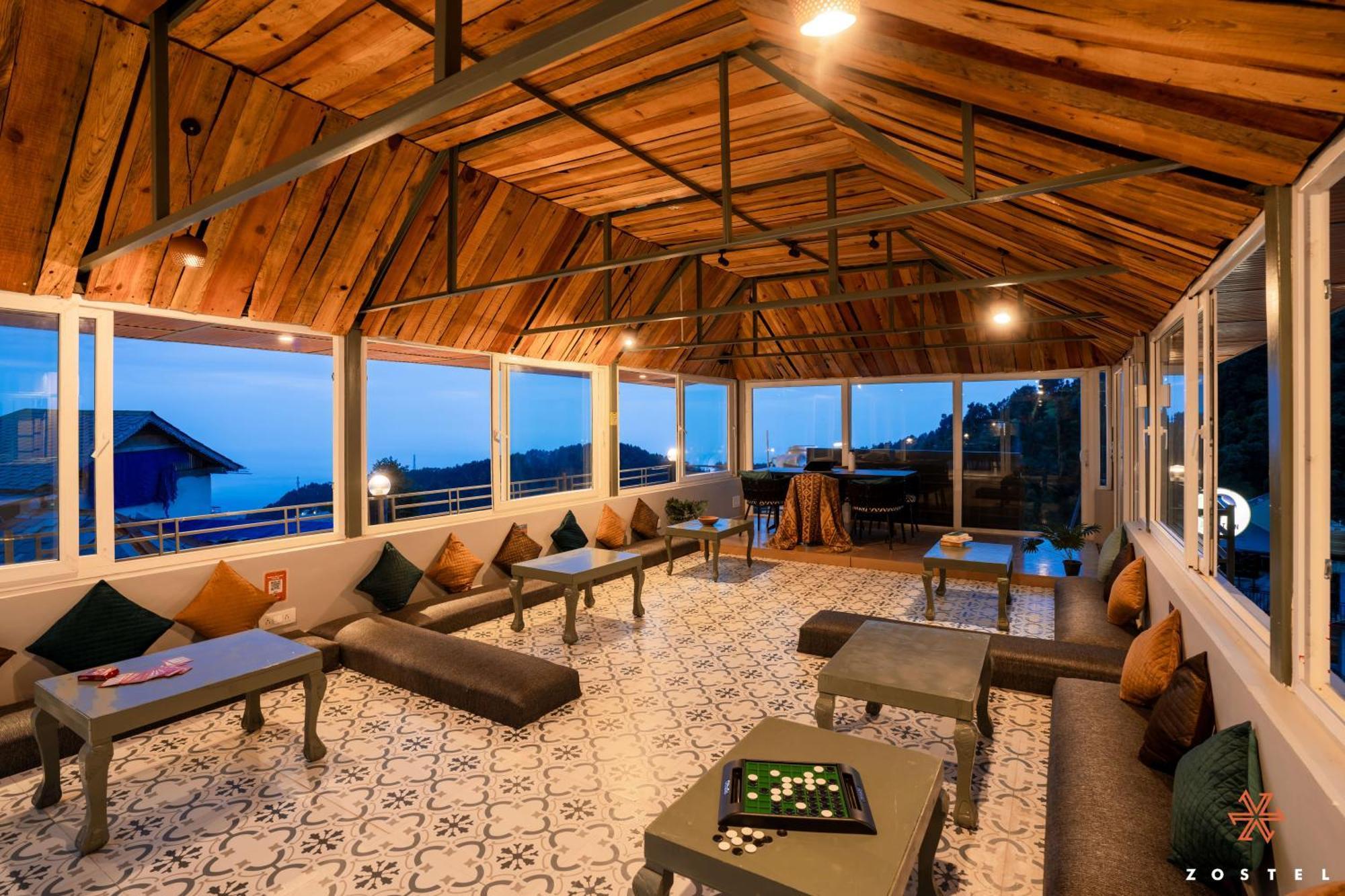 Zostel Dharamkot Hostel McLeod Ganj Bagian luar foto
